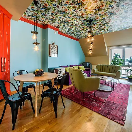 City Home Apartment