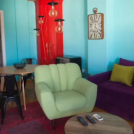 City Home Apartment *