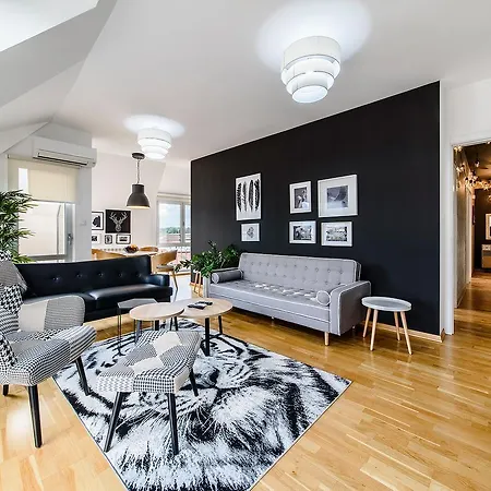 City Home Apartment *