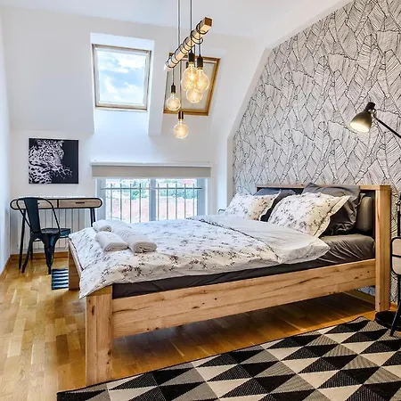 City Home Apartment